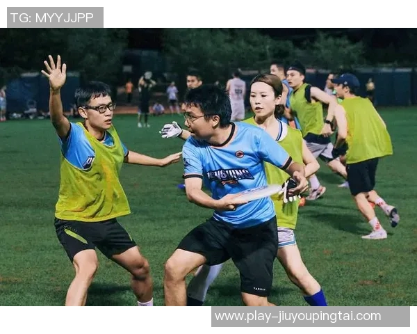 实时新闻深圳飞盘队在世界滑板锦标赛中的精彩表现与力量解析